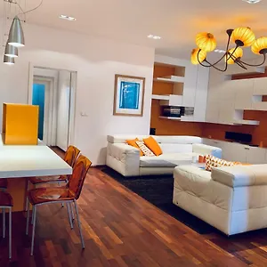 Luxury In The Center Of Apartment