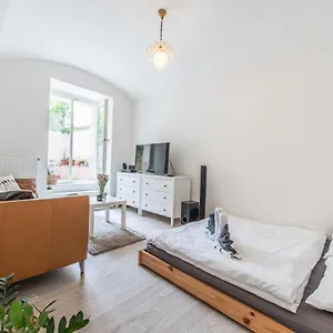 Quiet In The Center With Own Terrace Apartment